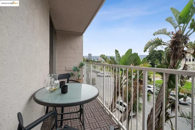 $549,000 | 1425 Lakeside Drive, Unit 201, Oakland, CA 94612