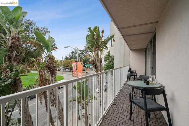 $549,000 | 1425 Lakeside Drive, Unit 201, Oakland, CA 94612
