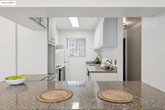 $549,000 | 1425 Lakeside Drive, Unit 201, Oakland, CA 94612