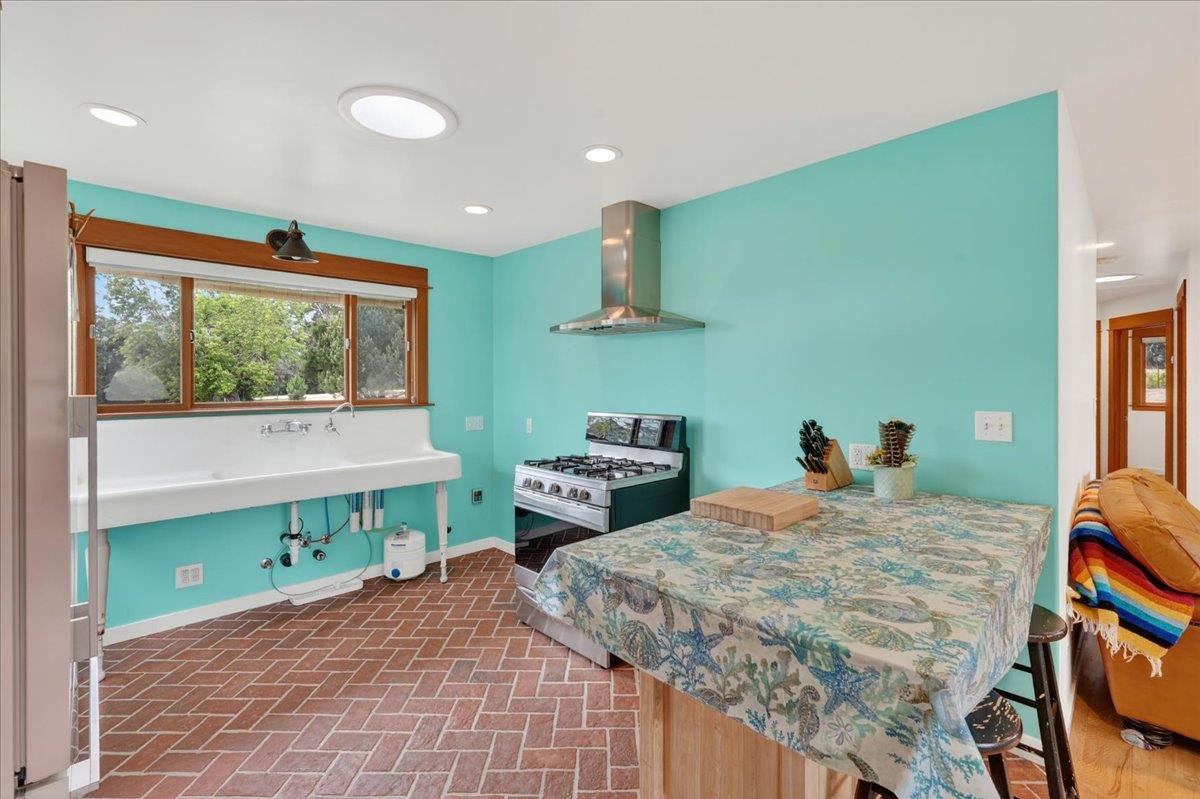 67 Hughes Road Watsonville, CA 95076 - Photo 9 of 33