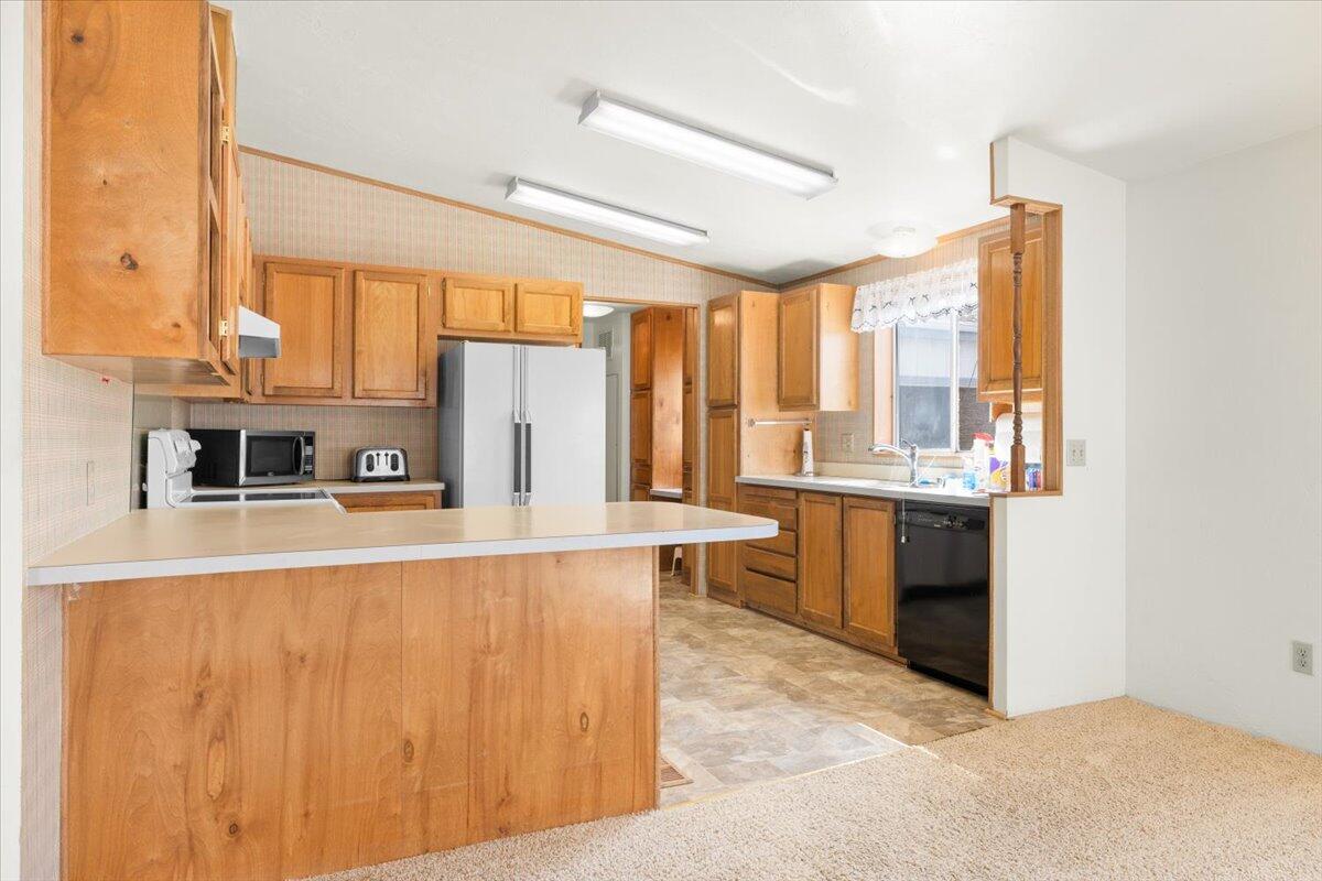 555 Freeman Road, Unit 46 Central Point, OR 97502 - Photo 10 of 22 10