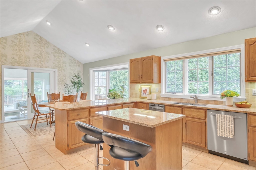 8 Farm Road Lexington, MA 02420 - Photo 15 of 42