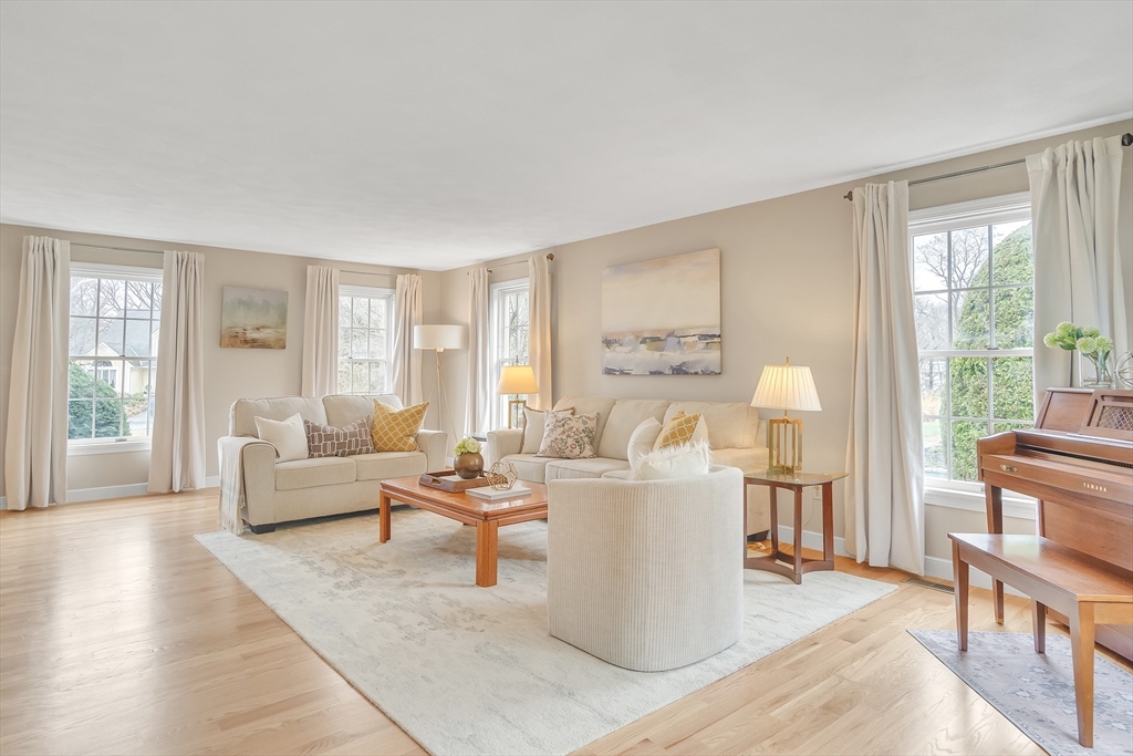 8 Farm Road Lexington, MA 02420 - Photo 3 of 42