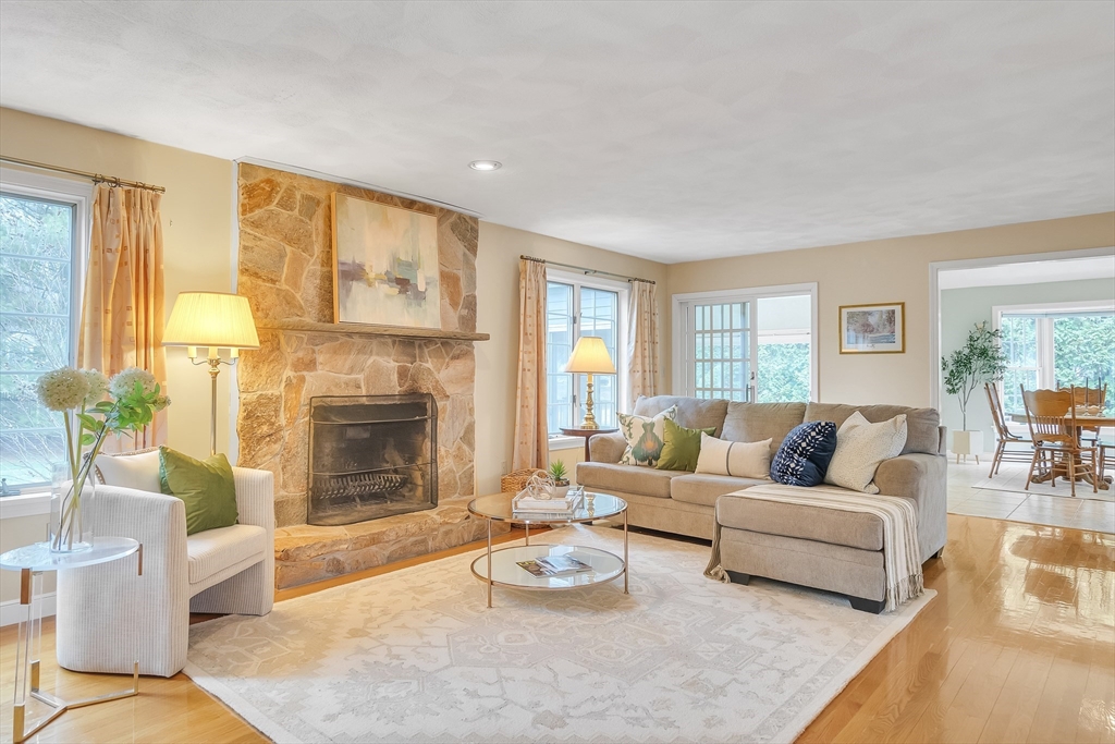 8 Farm Road Lexington, MA 02420 - Photo 5 of 42