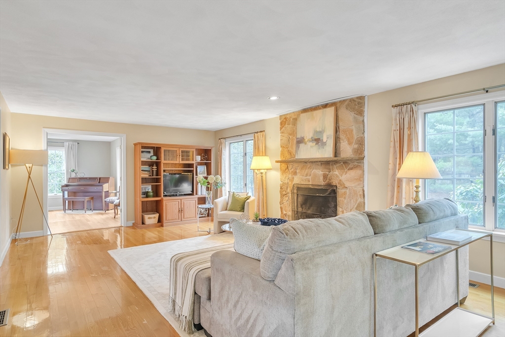 8 Farm Road Lexington, MA 02420 - Photo 7 of 42