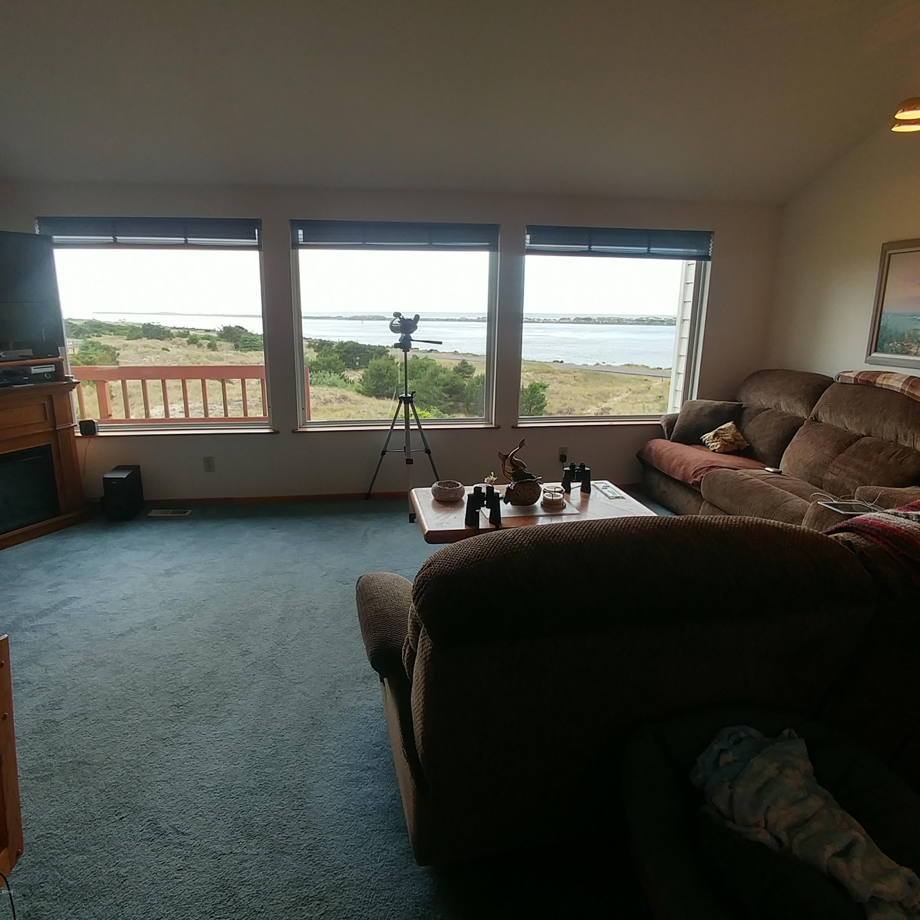 2750 Southwest Coho Street Newport, OR 97366 - Photo 3 of 13 LR View