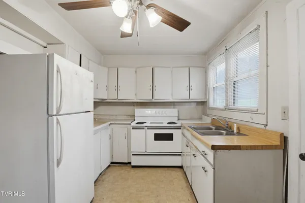 $199,000 | 1053 The Lake Road, Clintwood, VA 24228