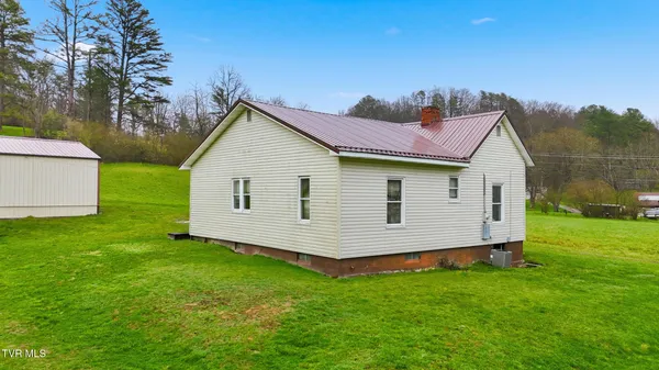 $199,000 | 1053 The Lake Road, Clintwood, VA 24228