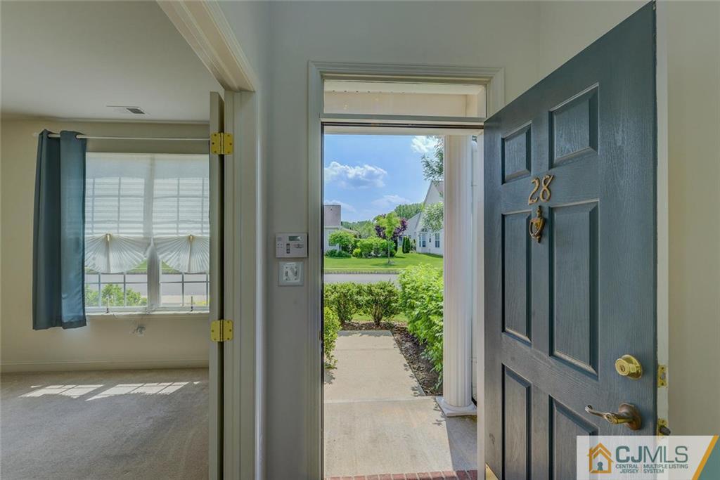28 Pebble Creek Road Dayton, NJ 08810 - Photo 3 of 24 Gallery Image 3