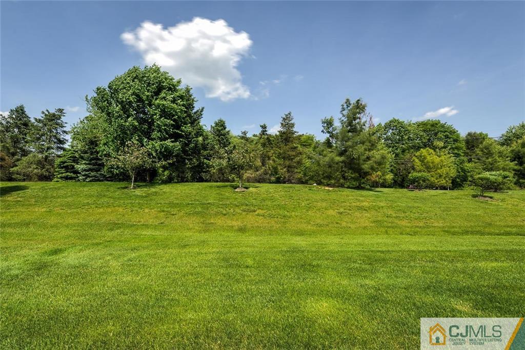 28 Pebble Creek Road Dayton, NJ 08810 - Photo 22 of 24 Gallery Image 22