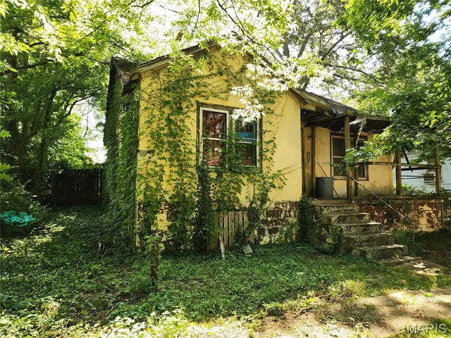 $9,900 | 1112 North 10th Street, Poplar Bluff, MO 63901