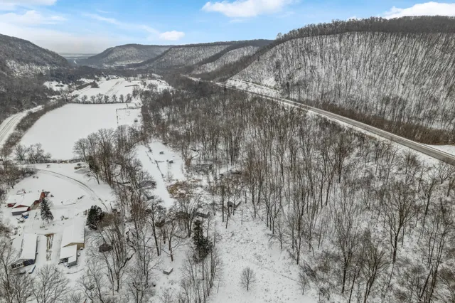 $230,000 | 43513 Runaway Road, Dakota, MN 55925