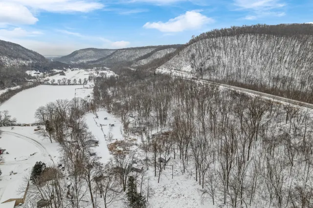 $230,000 | 43513 Runaway Road, Dakota, MN 55925