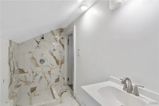 $168,900 | 1210 Carbon Street, Syracuse, NY 13208