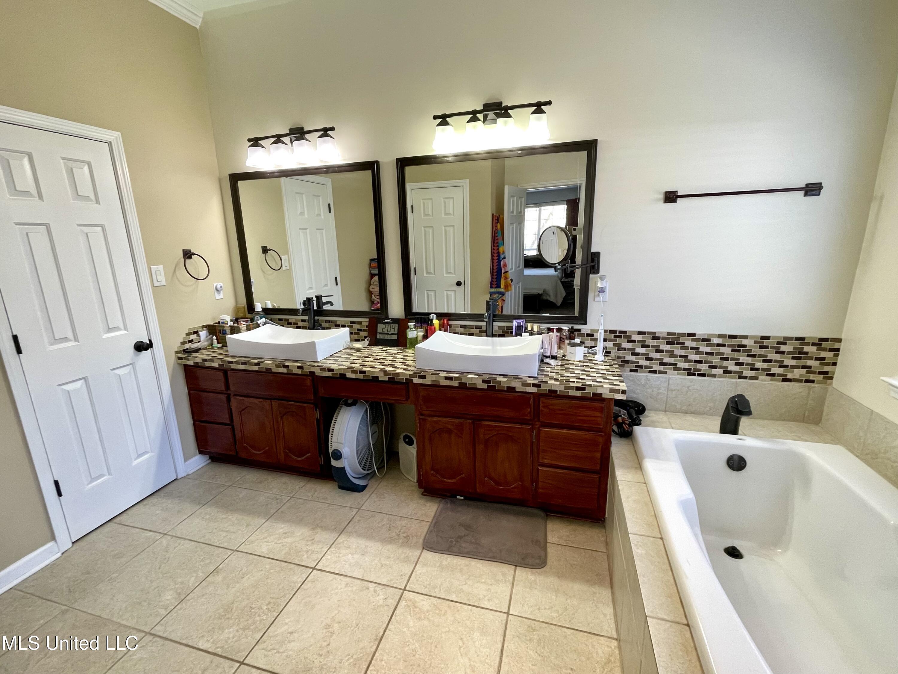 5192 Summers Creek Road Olive Branch, MS 38654 - Photo 13 of 28 IMG_1627