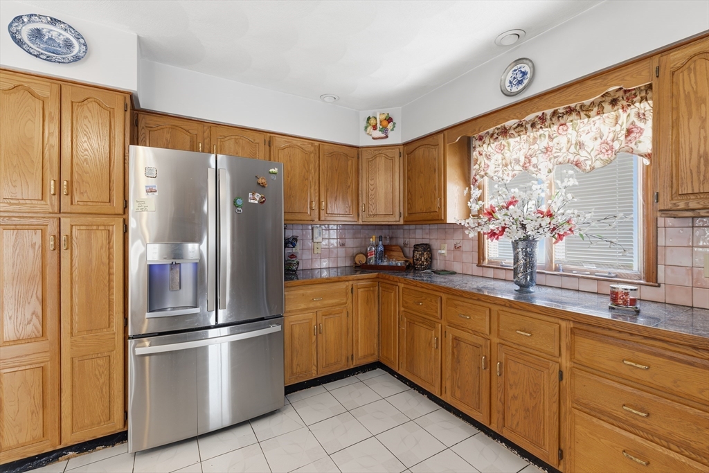 54 Edgemont Road Braintree, MA 02184 - Photo 19 of 40