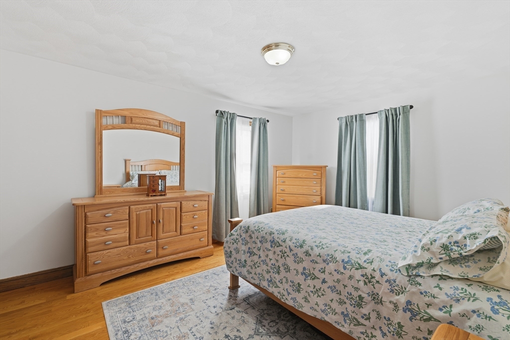 54 Edgemont Road Braintree, MA 02184 - Photo 28 of 40