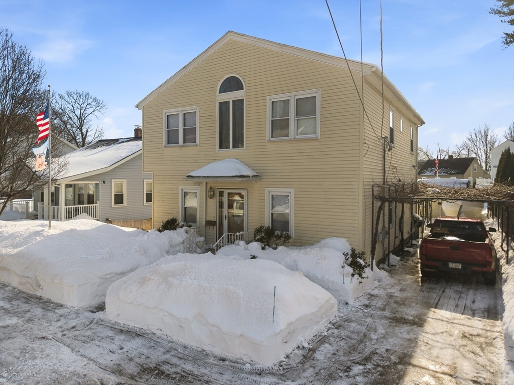 54 Edgemont Road Braintree, MA 02184 - Photo 3 of 40