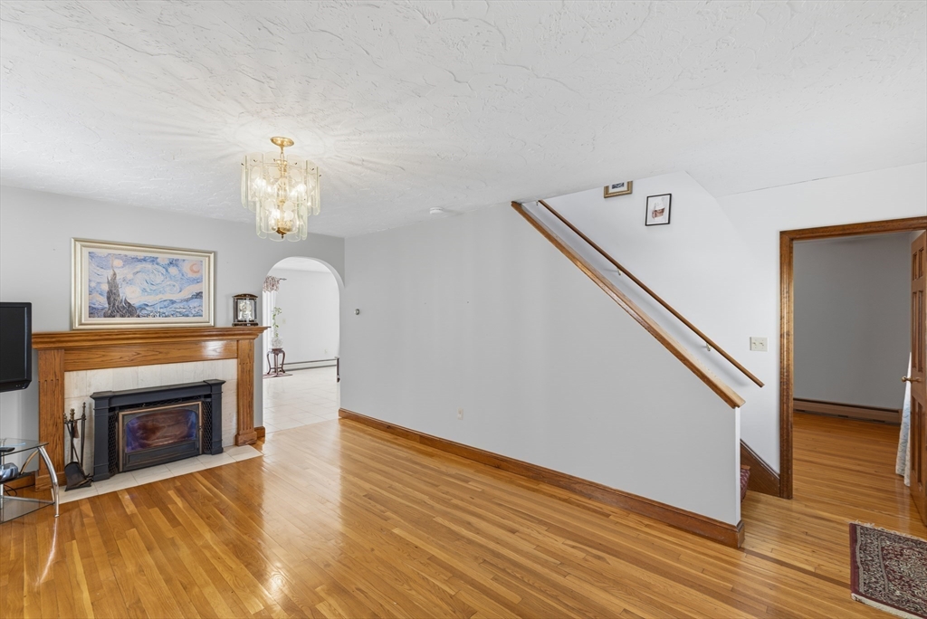 54 Edgemont Road Braintree, MA 02184 - Photo 6 of 40