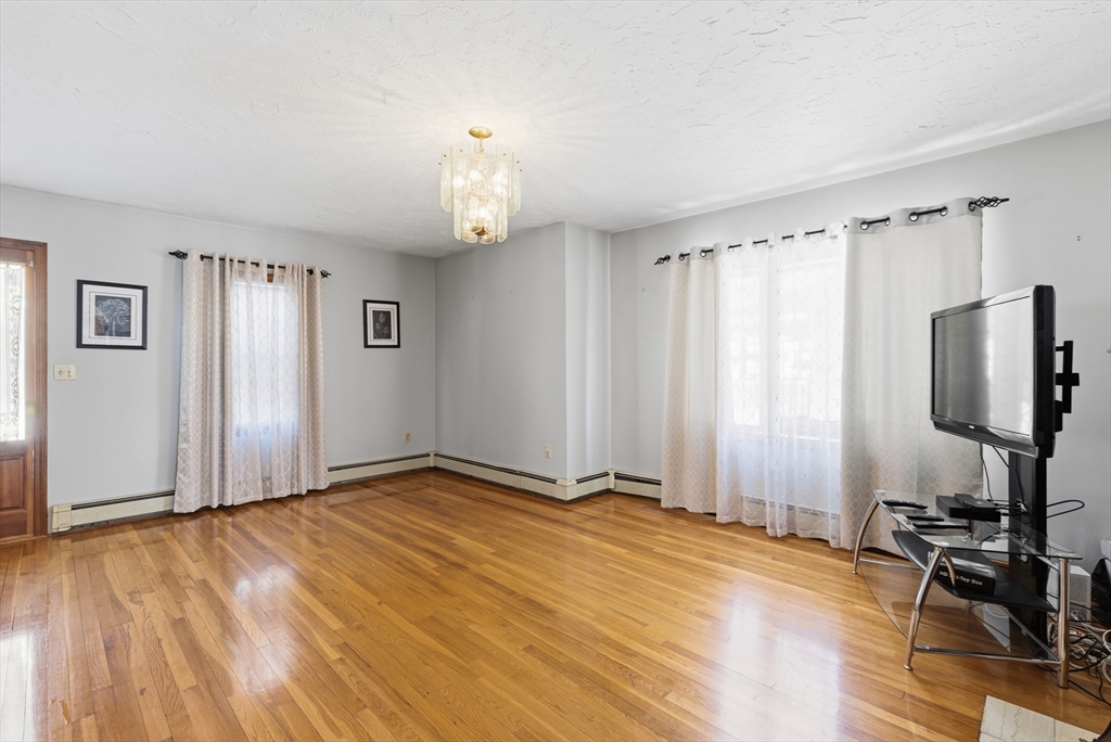 54 Edgemont Road Braintree, MA 02184 - Photo 9 of 40