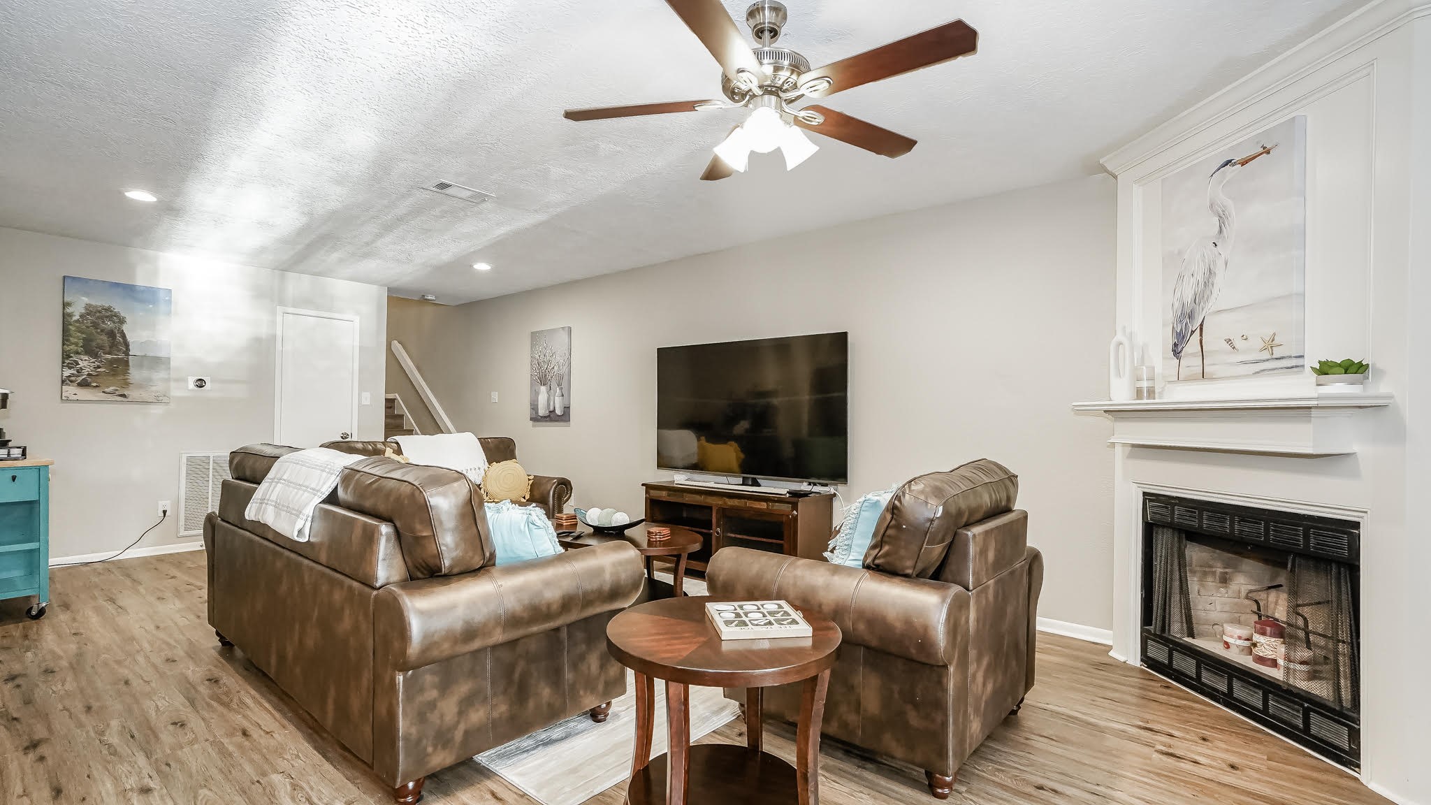 129 Capetown Conroe, TX 77356 - Photo 5 of 35 Another view of the living room.