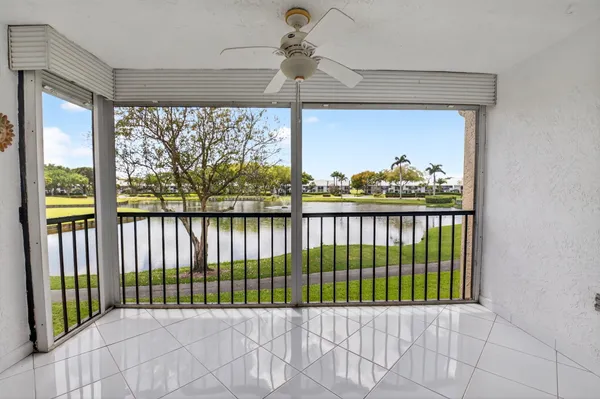 $264,000 | 5106 Oakhill Lane, Unit 923, Delray Beach, FL 33484