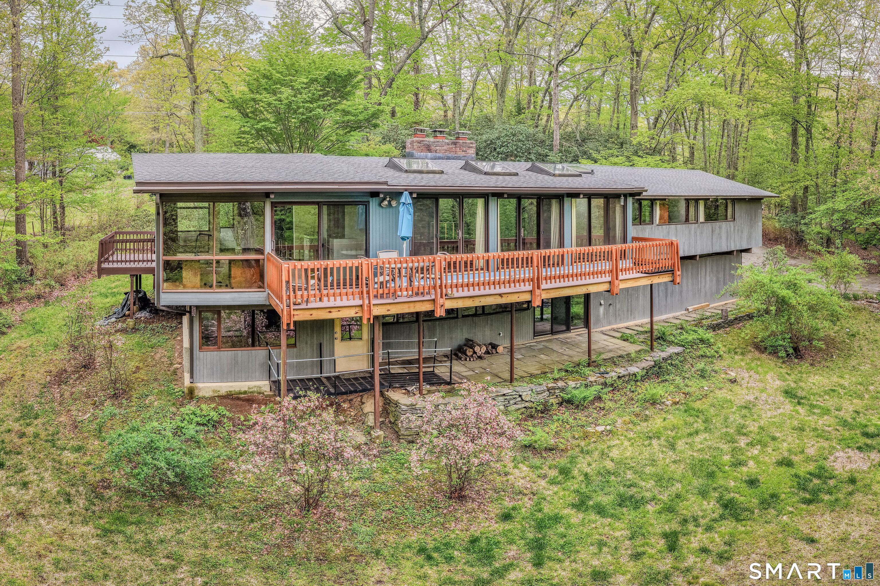 88 Hillyndale Road Mansfield, CT 06268 - Photo 3 of 40