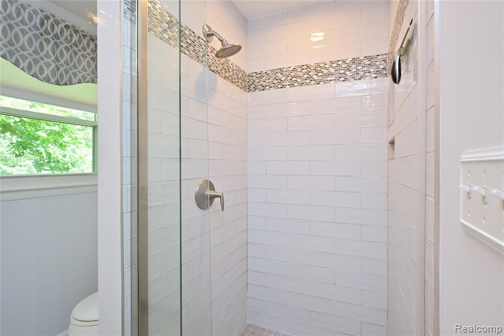 5888 Pentland Road Bloomfield Hills, MI 48301 - Photo 22 of 41