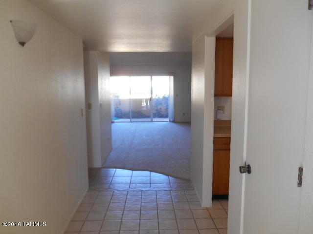 3415 North Eagle Road Tucson, AZ 85750 - Photo 2 of 33 Gallery Image 2