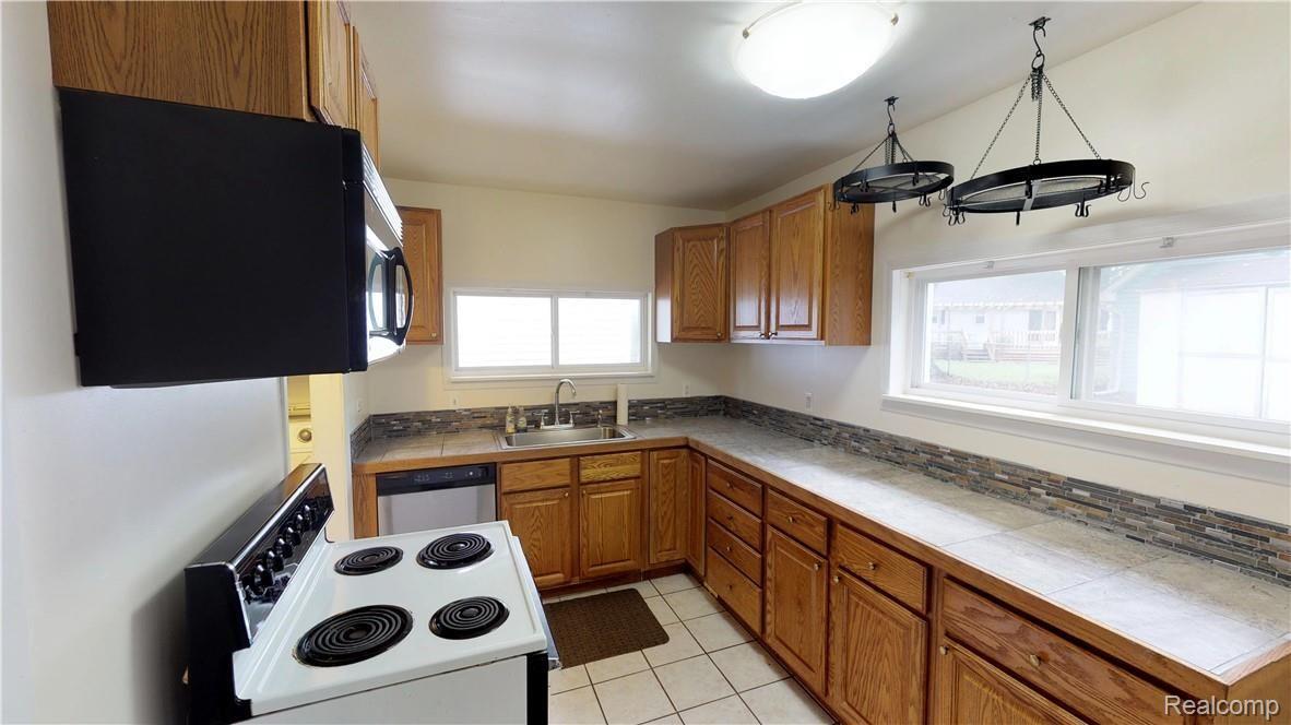 7930 Lighthouse Road Monroe, MI 48161 - Photo 10 of 18 7930-Lighthouse-Rd-10082018_152929.jpg