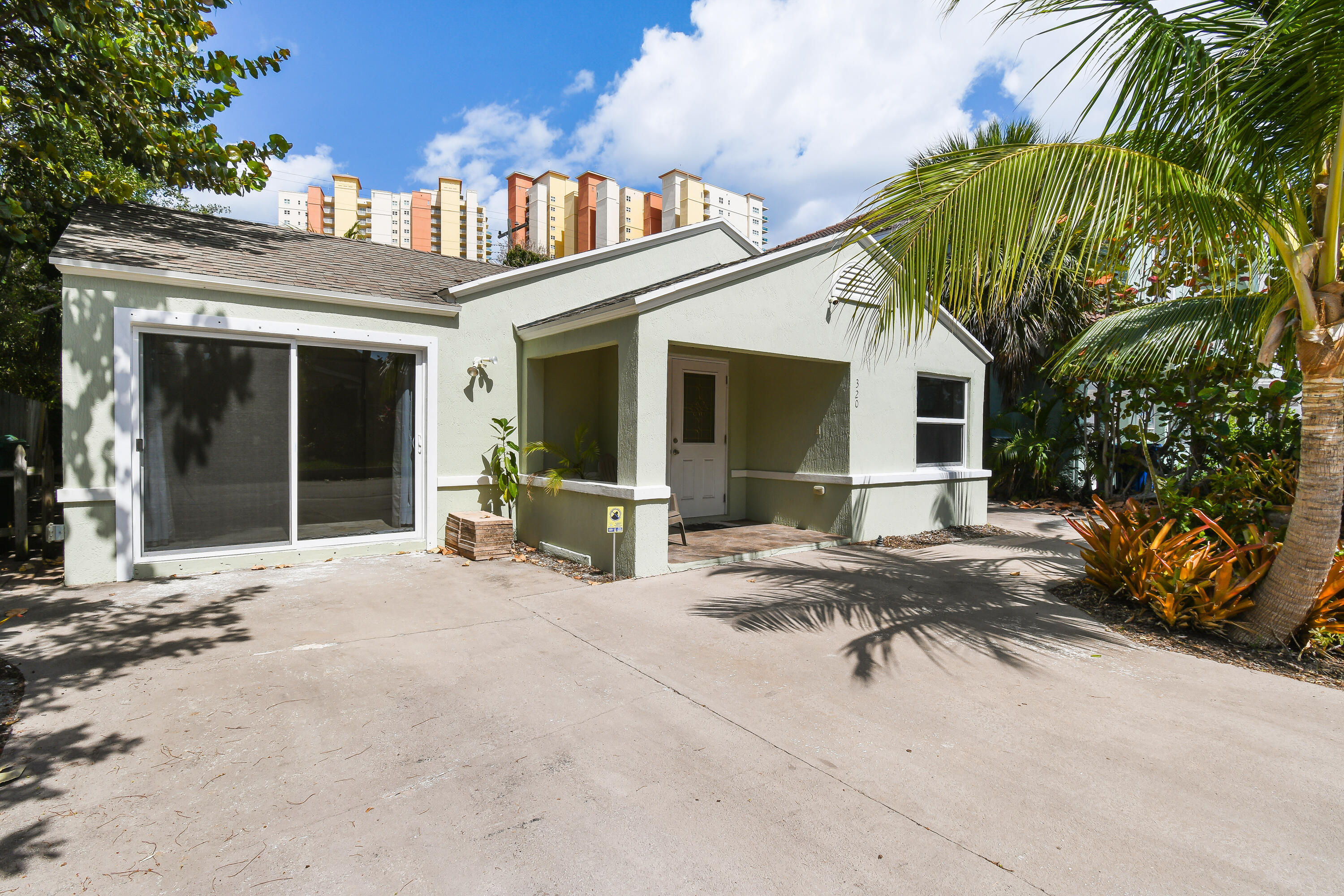 320 East 25th Street Riviera Beach, FL 33404 - Photo 11 of 44 320 E 25th