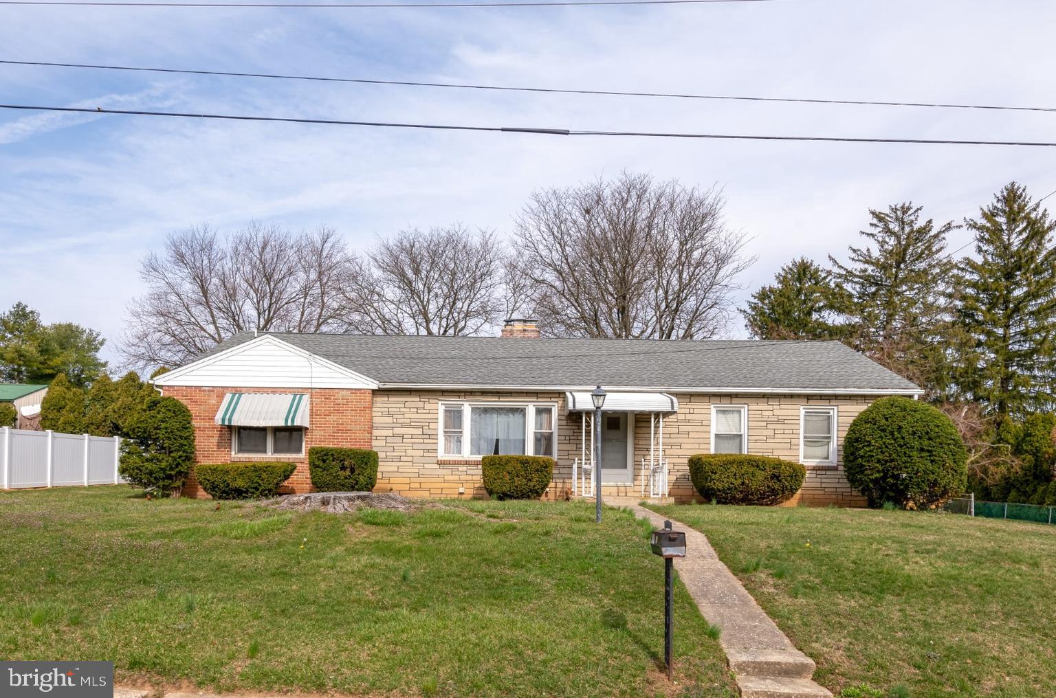 15 Gateway Road York, PA 17403 - Photo 1 of 25 Gallery Image 1