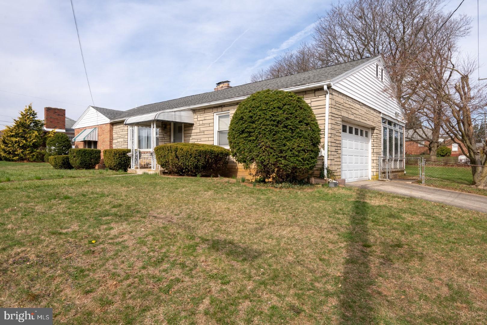 15 Gateway Road York, PA 17403 - Photo 3 of 25 Gallery Image 3