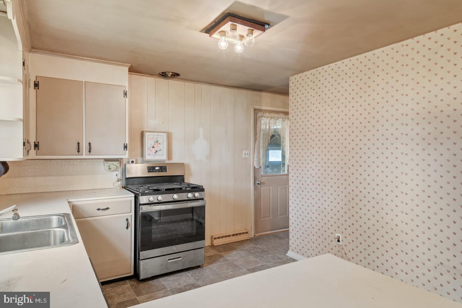 15 Gateway Road York, PA 17403 - Photo 10 of 25 Gallery Image 10