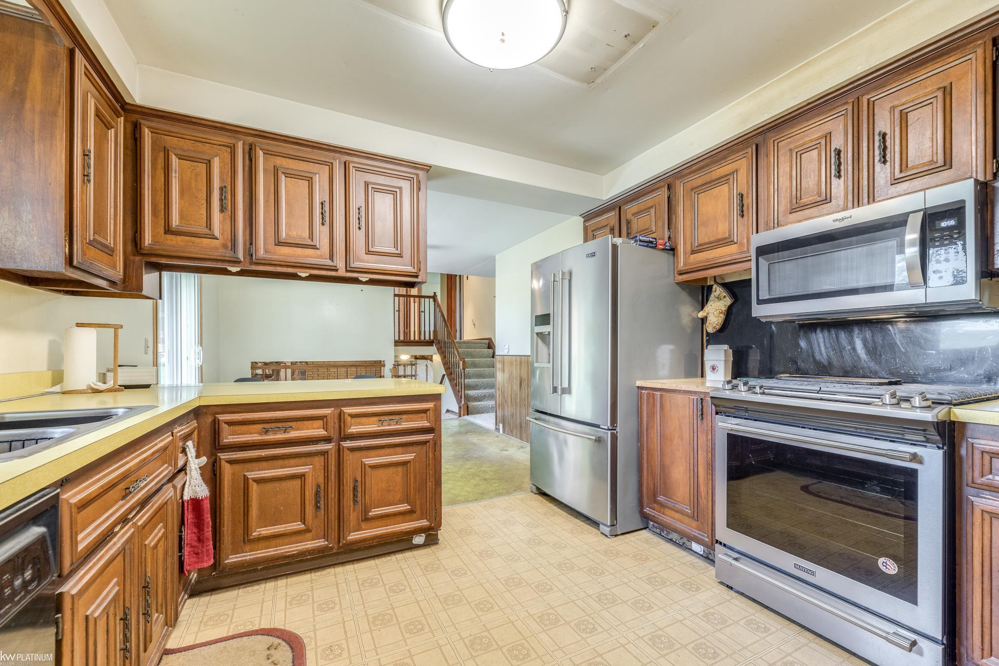 7337 Frith Road St. Clair, MI 48079 - Photo 8 of 41 50148271-0bea2cf7-c5a8-432d-a4c2-148182bb305e.JPG