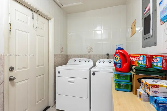 $599,000 | 1124 Northeast 3rd Street, Hallandale Beach, FL 33009