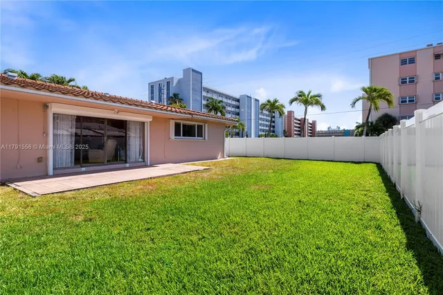 $599,000 | 1124 Northeast 3rd Street, Hallandale Beach, FL 33009