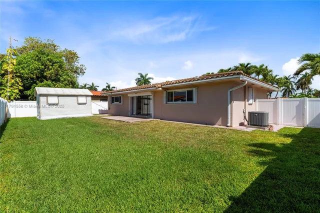 $599,000 | 1124 Northeast 3rd Street, Hallandale Beach, FL 33009