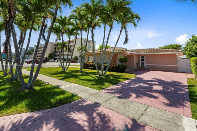 $599,000 | 1124 Northeast 3rd Street, Hallandale Beach, FL 33009
