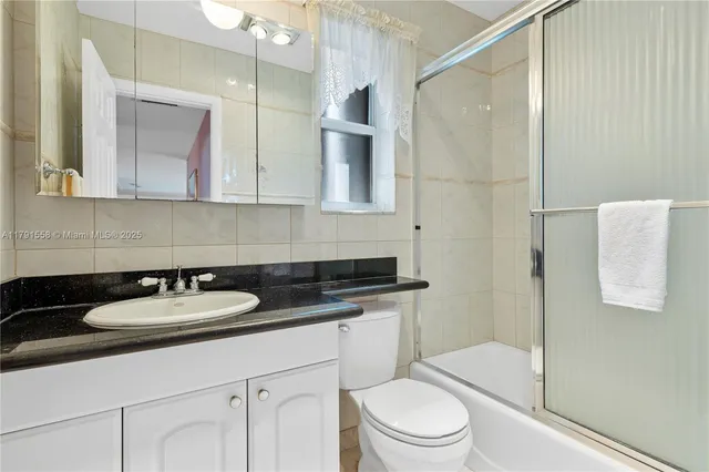 $599,000 | 1124 Northeast 3rd Street, Hallandale Beach, FL 33009