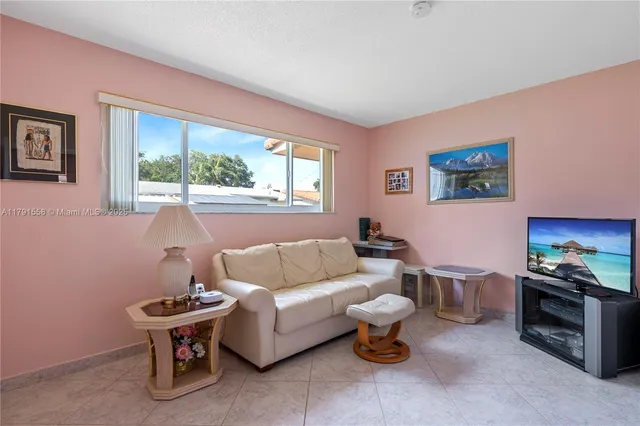 $599,000 | 1124 Northeast 3rd Street, Hallandale Beach, FL 33009