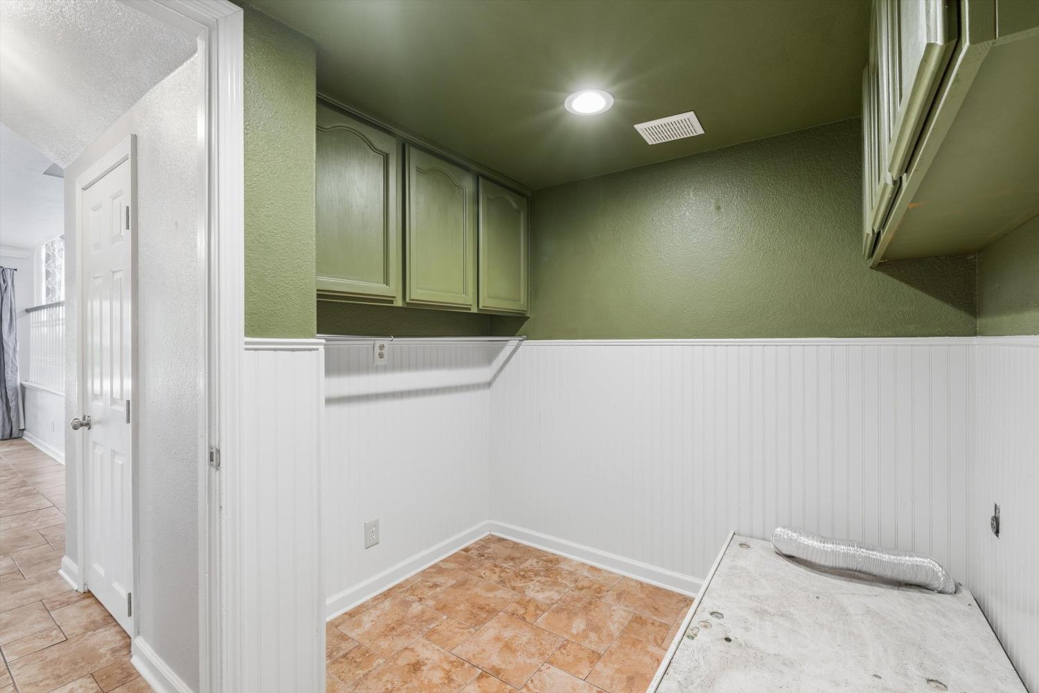 3921 Simi Valley Way Antelope, CA 95843 - Photo 27 of 34