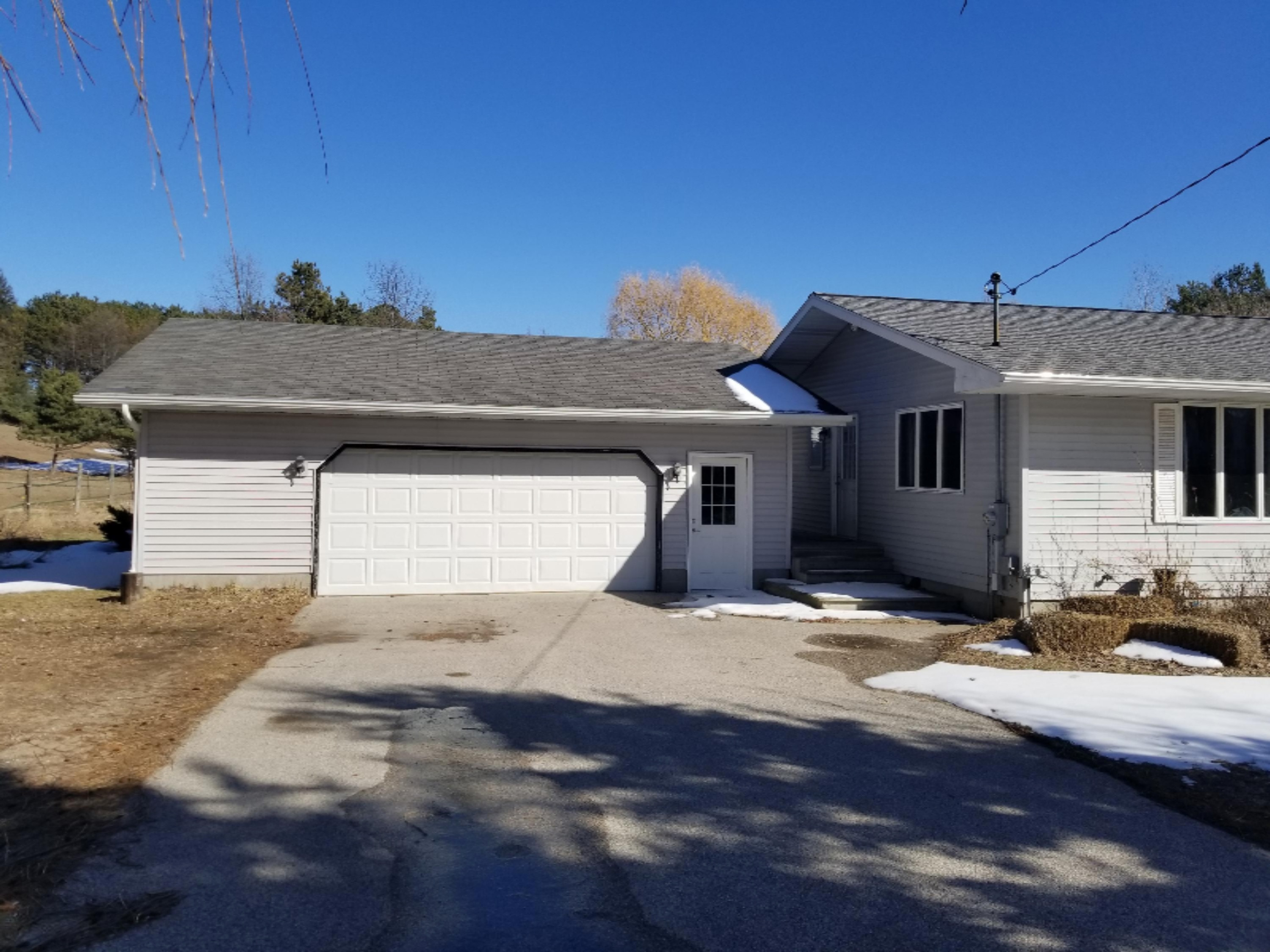 2410 South Brunson Road Ludington, MI 49431 - Photo 2 of 8 20180316_161814