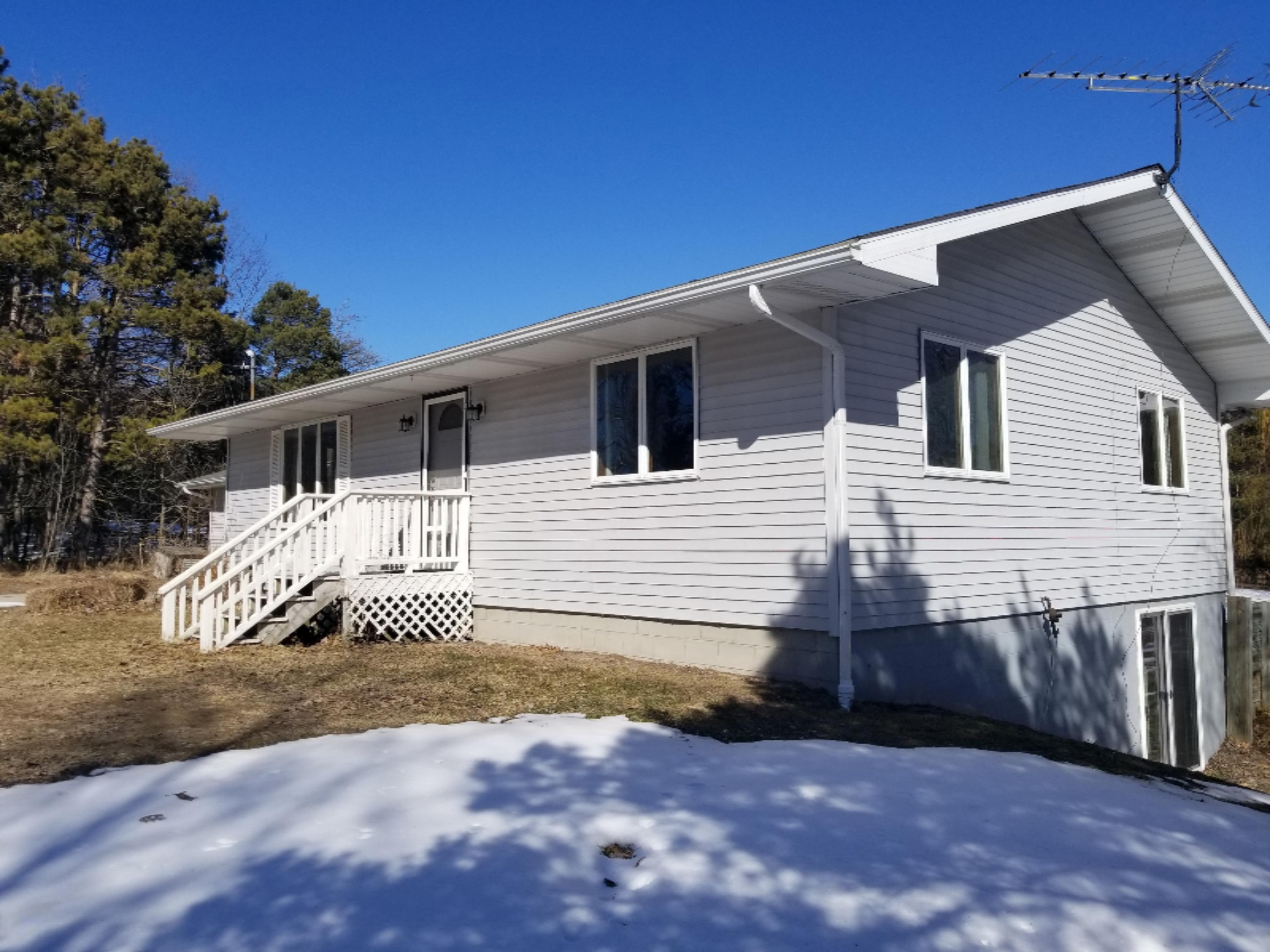 2410 South Brunson Road Ludington, MI 49431 - Photo 3 of 8 20180316_161838