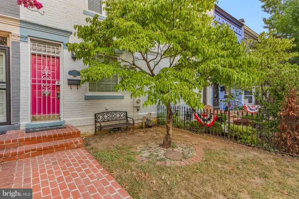 $2,995 | 107 15th Street Northeast, Washington, DC 20002