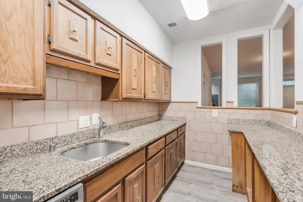$2,995 | 107 15th Street Northeast, Washington, DC 20002