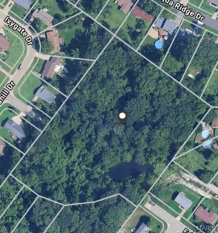 $320,000 | 525 Fairwick Drive, St. Louis, MO 63129