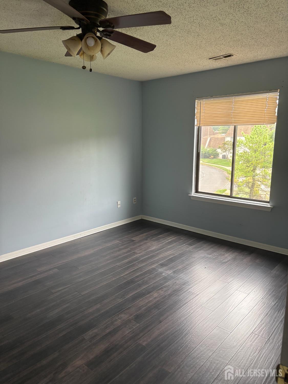 92 Gate House Lane Edison, NJ 08820 - Photo 10 of 14