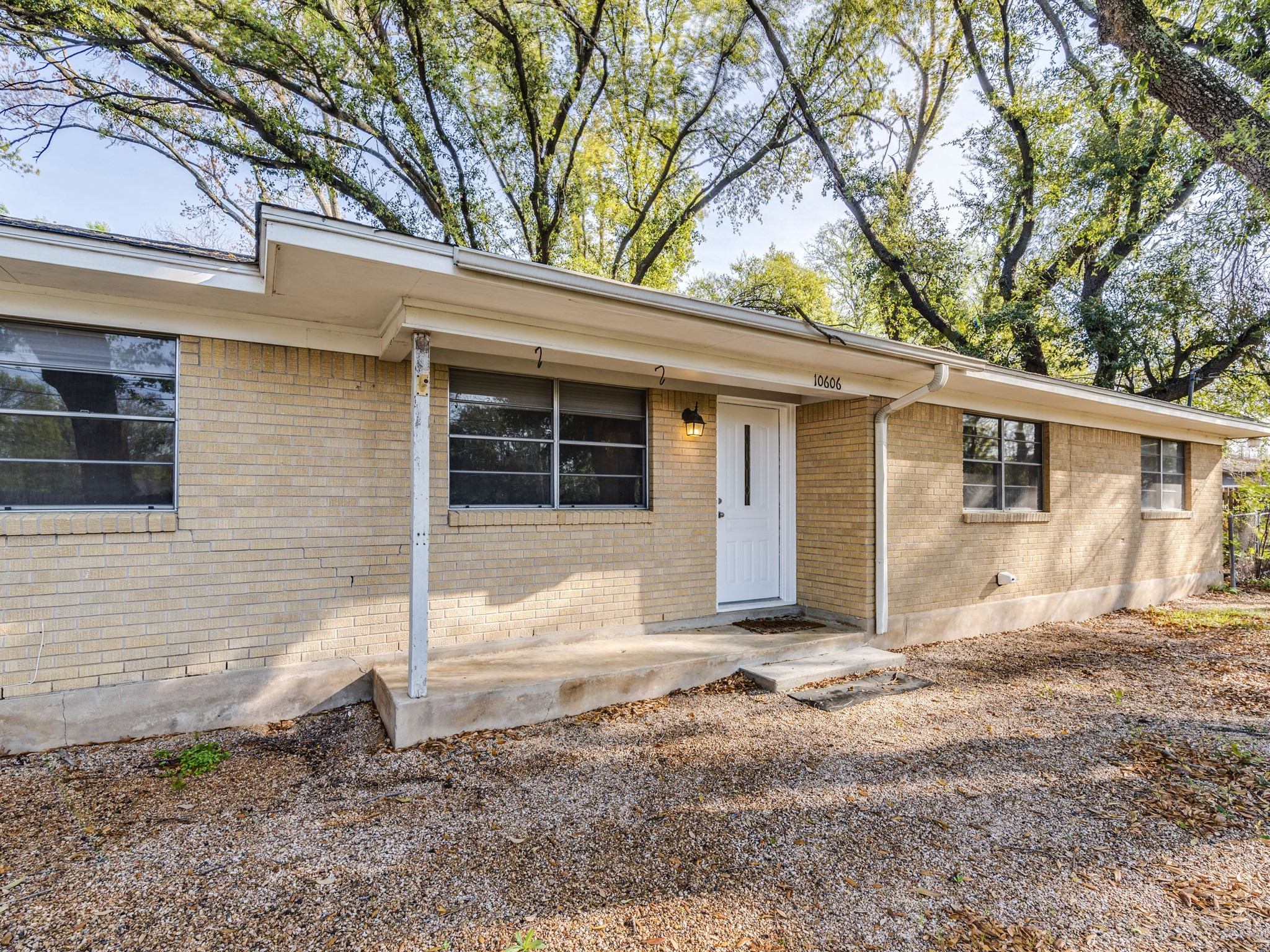10606 Macmora Road Austin, TX 78758 - Photo 5 of 31