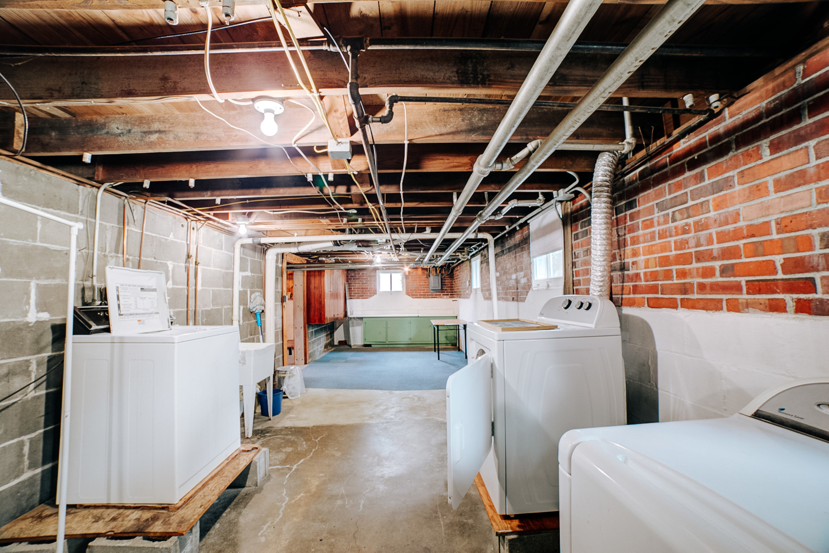317 South 4th Street Watseka, IL 60970 - Photo 37 of 40 a utility room with dryer and washer